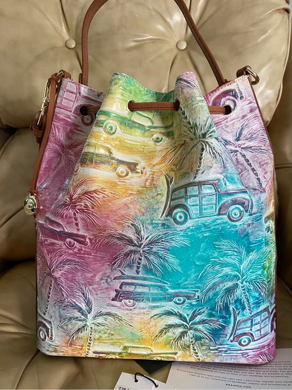 LKNW Brahmin Copa Cabana Drawstring Bucket Bag Leather Cars Palm Trees Marlowe - Picture 3 of 15